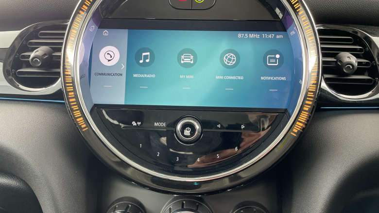 MINI Hatchback 1.5 Cooper Classic 3dr Auto [Comfort Pack] Petrol Hatchback